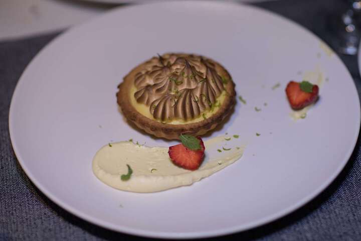 Dining 65 of 87