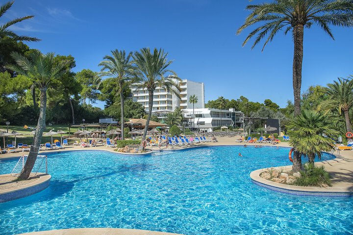 Pools & Facilities