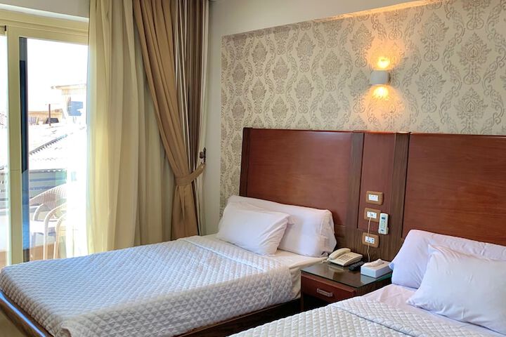 Room 13 of 46