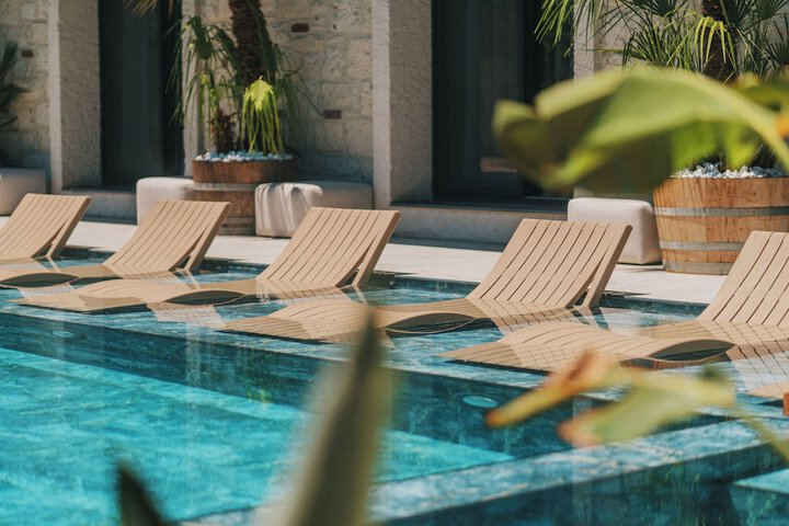 Pool 85 of 101