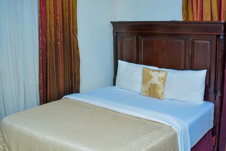 Room 3 of 11