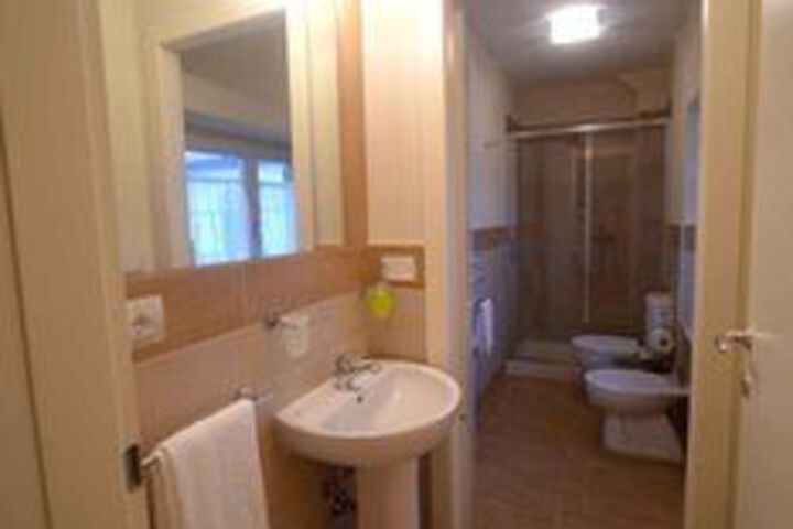 Room 2 of 52