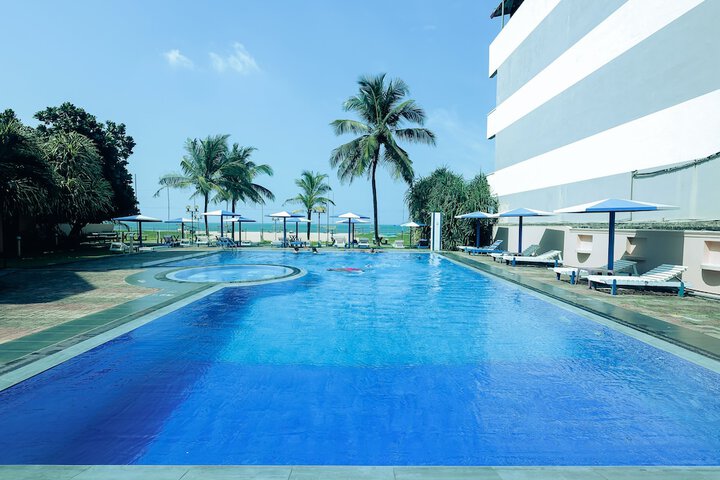 Pool 12 of 25