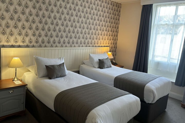 Room 9 of 84