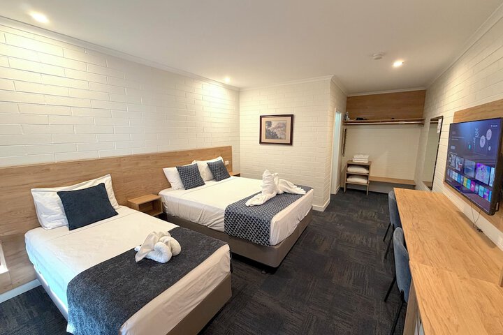 Room 3 of 24