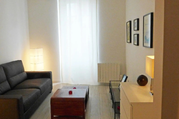 Room 4 of 12
