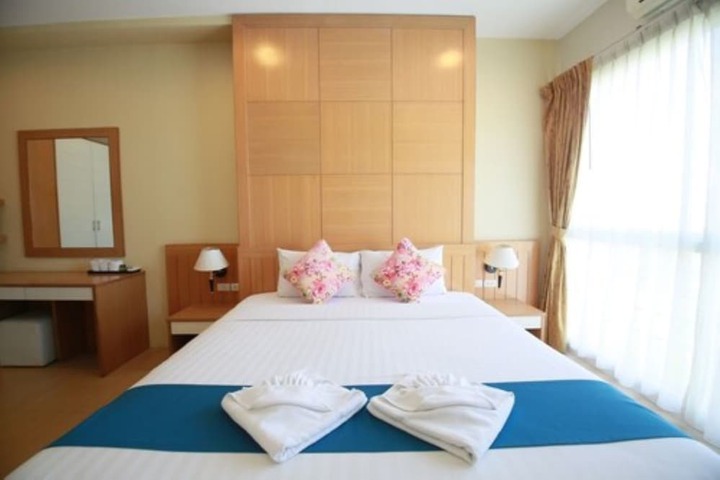 Room 27 of 62