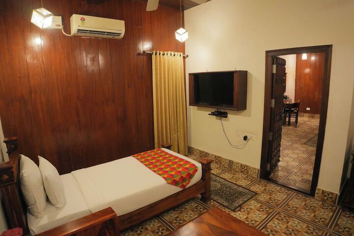 Room 28 of 50