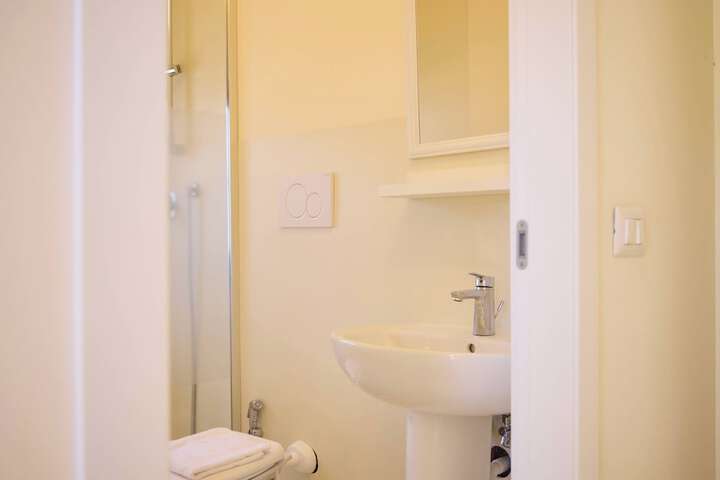 Room 136 of 190