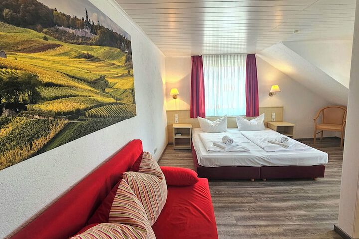 Room 19 of 96