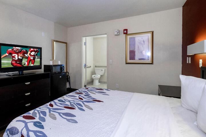Room 30 of 48