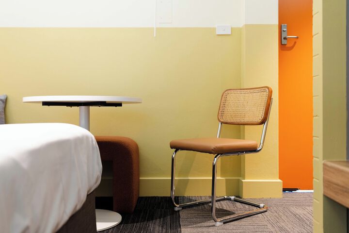 Room 16 of 38