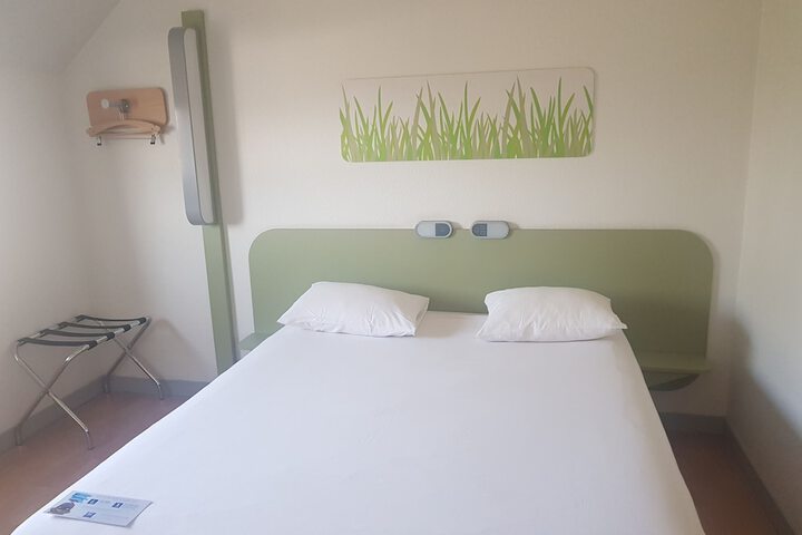Room 6 of 31