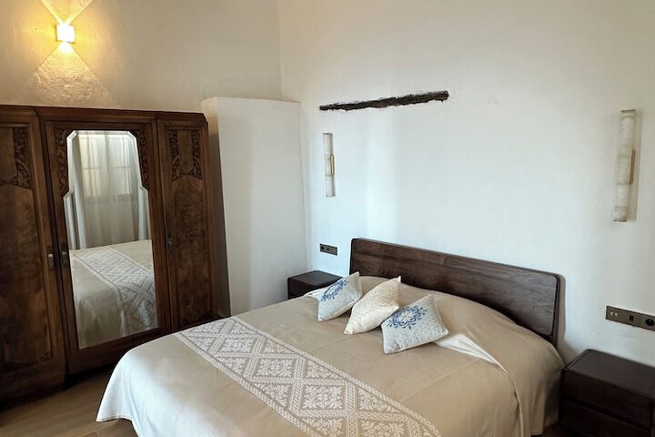 Room 3 of 69