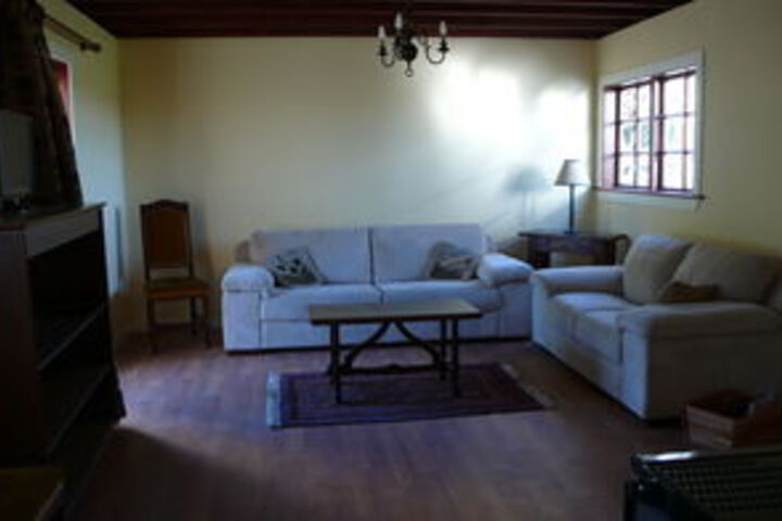 Room 21 of 32
