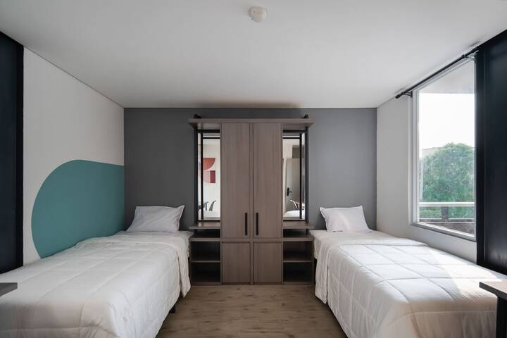 Room 5 of 20