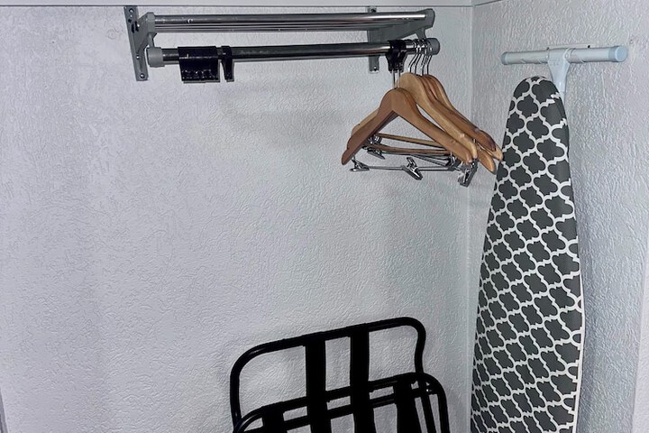 Iron/ironing board