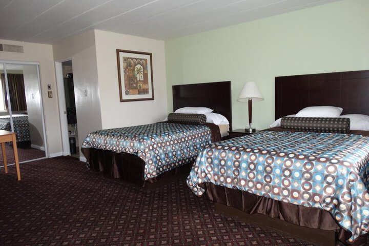 Room 9 of 24