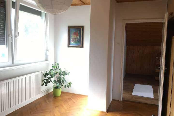 Room 9 of 20