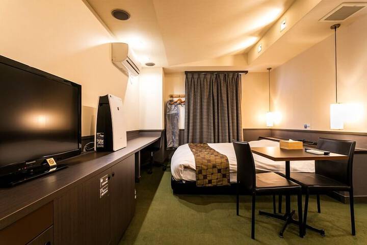 Room 6 of 22