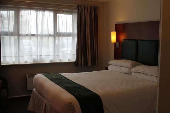 Room 8 of 34