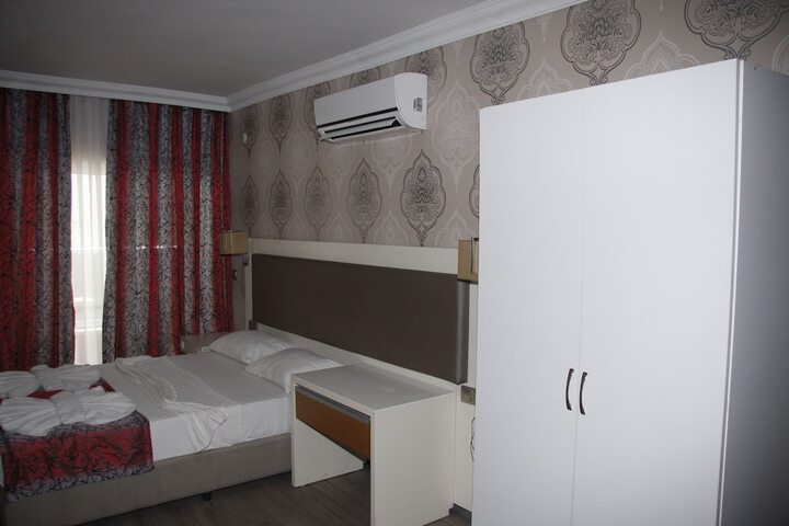 Room 2 of 24