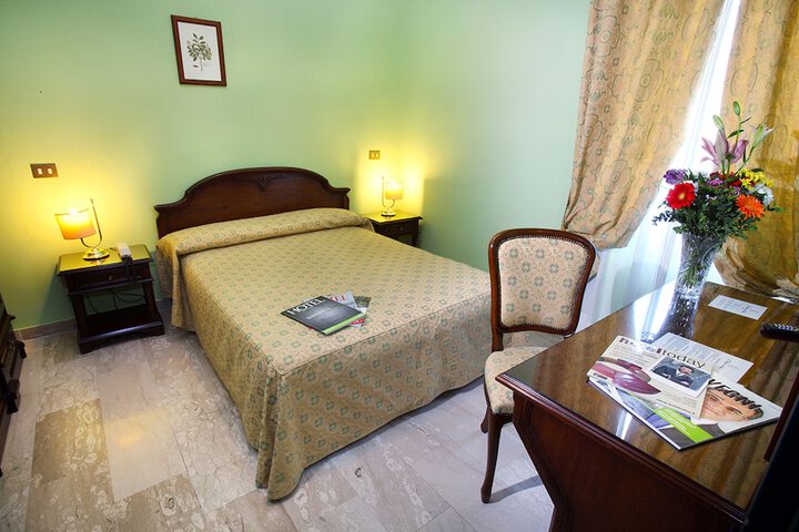 Room 18 of 42
