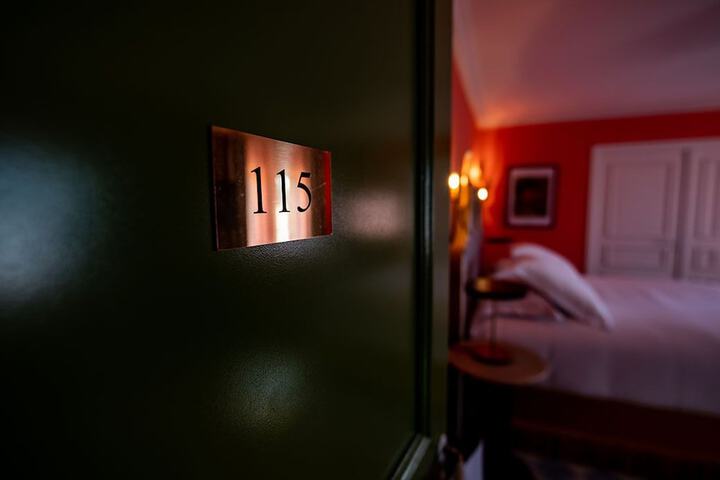 Room 26 of 94