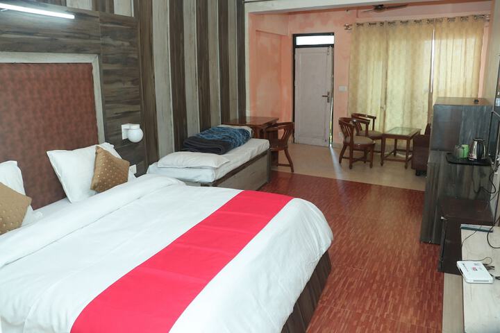 Room 4 of 15