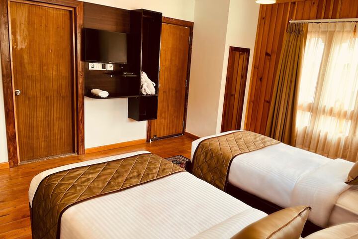 Room 8 of 24