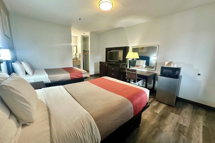 2 Double Beds (4 of 11)