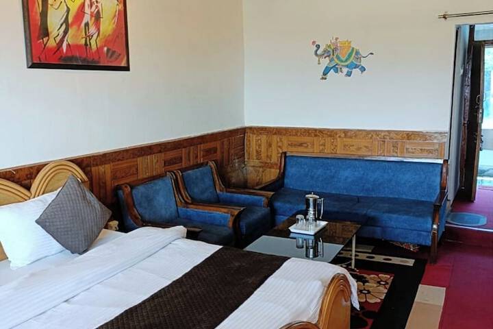 Room 11 of 23
