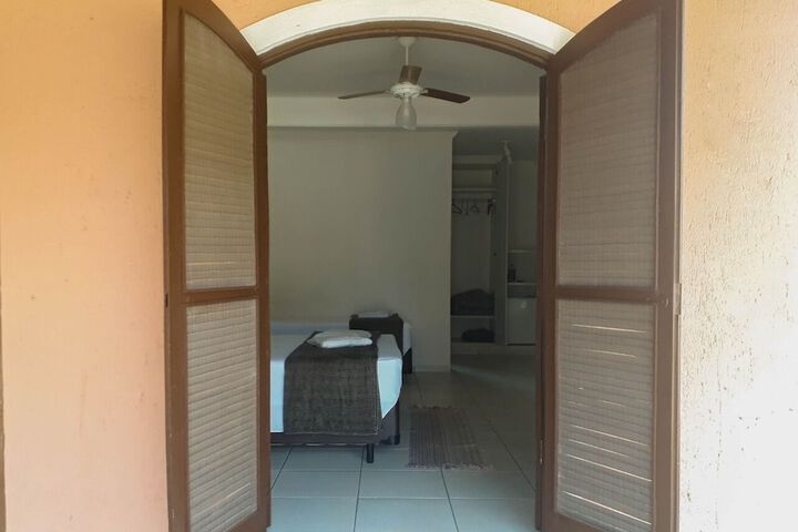 Room 28 of 35
