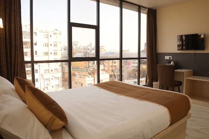 Room 7 of 19