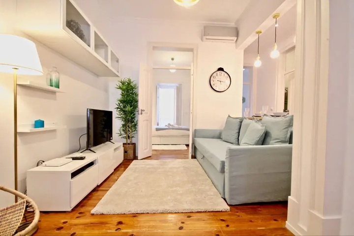Room 4 of 14