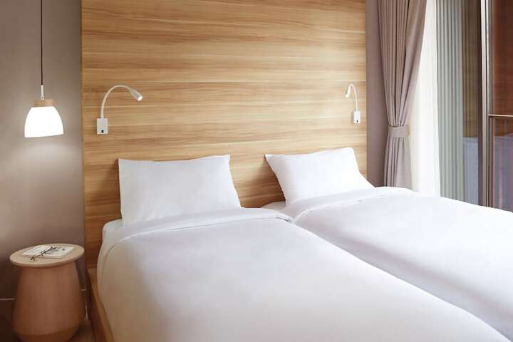 Room 12 of 42
