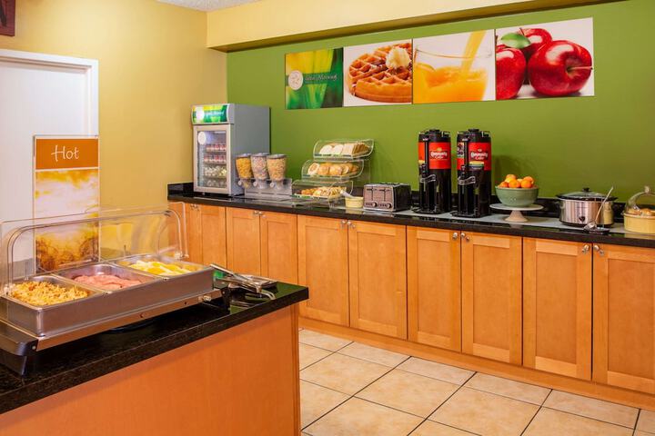 Breakfast area
