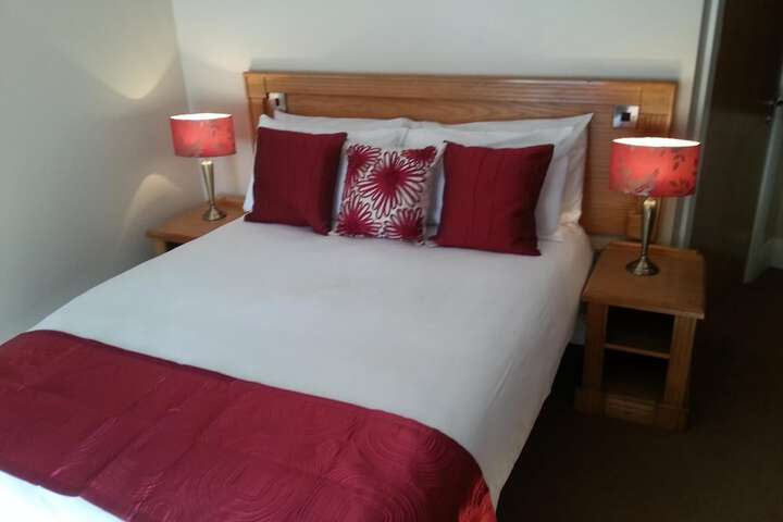 Room 7 of 33