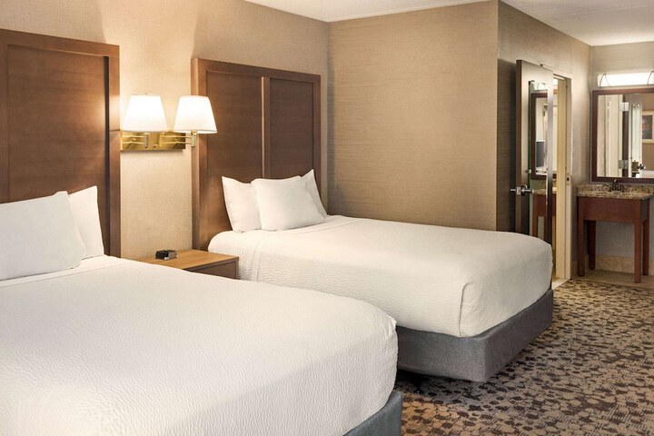 2 Double Beds (10 of 16)