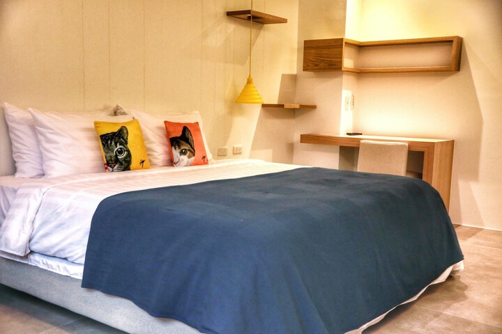 Room 4 of 53