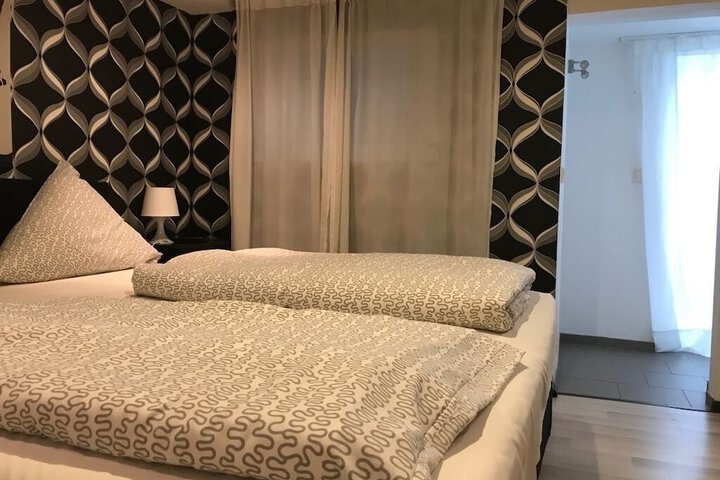 Room 12 of 62