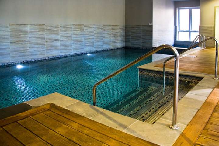 Pool 84 of 156