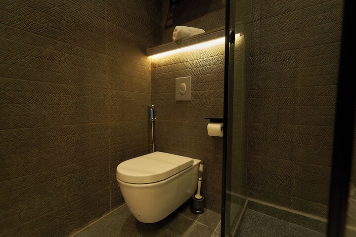 Room 123 of 148