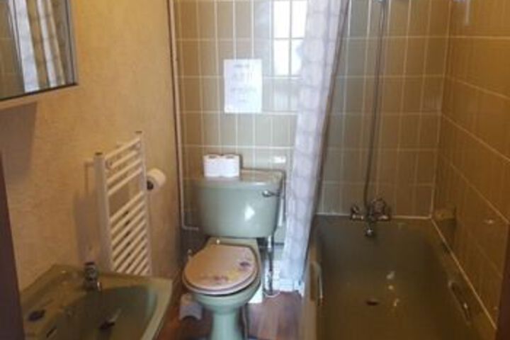 Room 2 of 15
