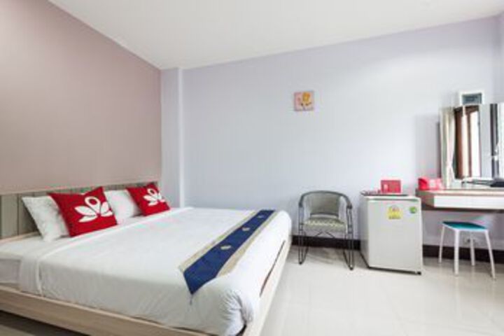 Room 11 of 22