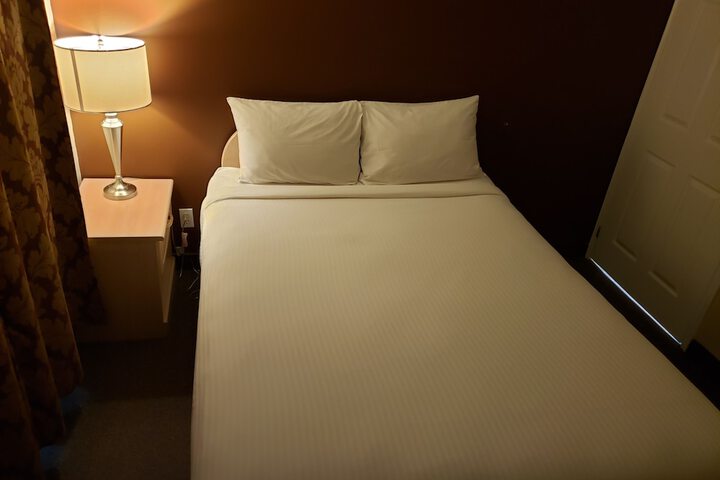 Room 8 of 29