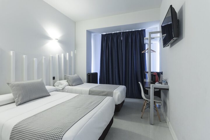 Room 5 of 30