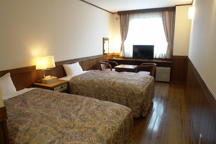 Room 5 of 35