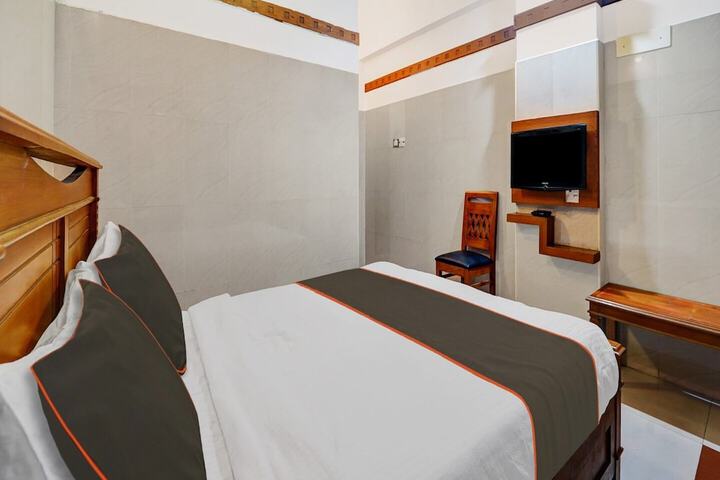 Room 9 of 37