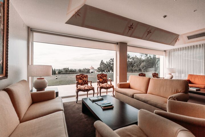 Lounge 69 of 103